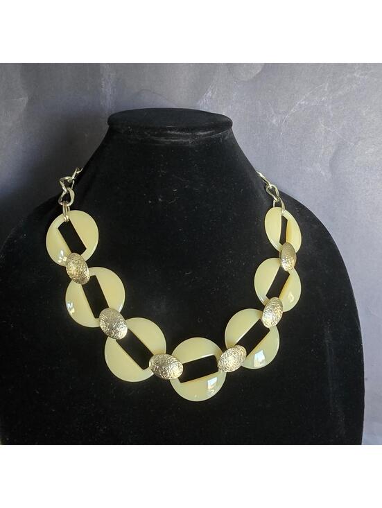 Talbots Jewelry - Vtg Talbots Confetti Cream Lucite Disc Statement Necklace with Gold Plated links